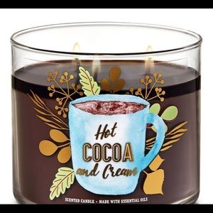 Bath and body works candle hot cocoa and cream